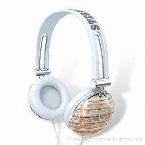 Headphone with 32 Ohms Impedance and 118dB Sensitivity